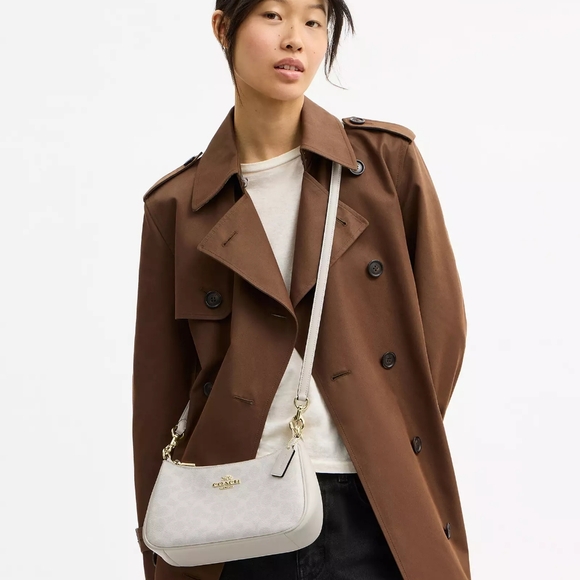 NWT! 🧧 🎁 Style#CV933, Coach Teri Shoulder Bag in White/Gold/Chalk - Picture 14 of 15